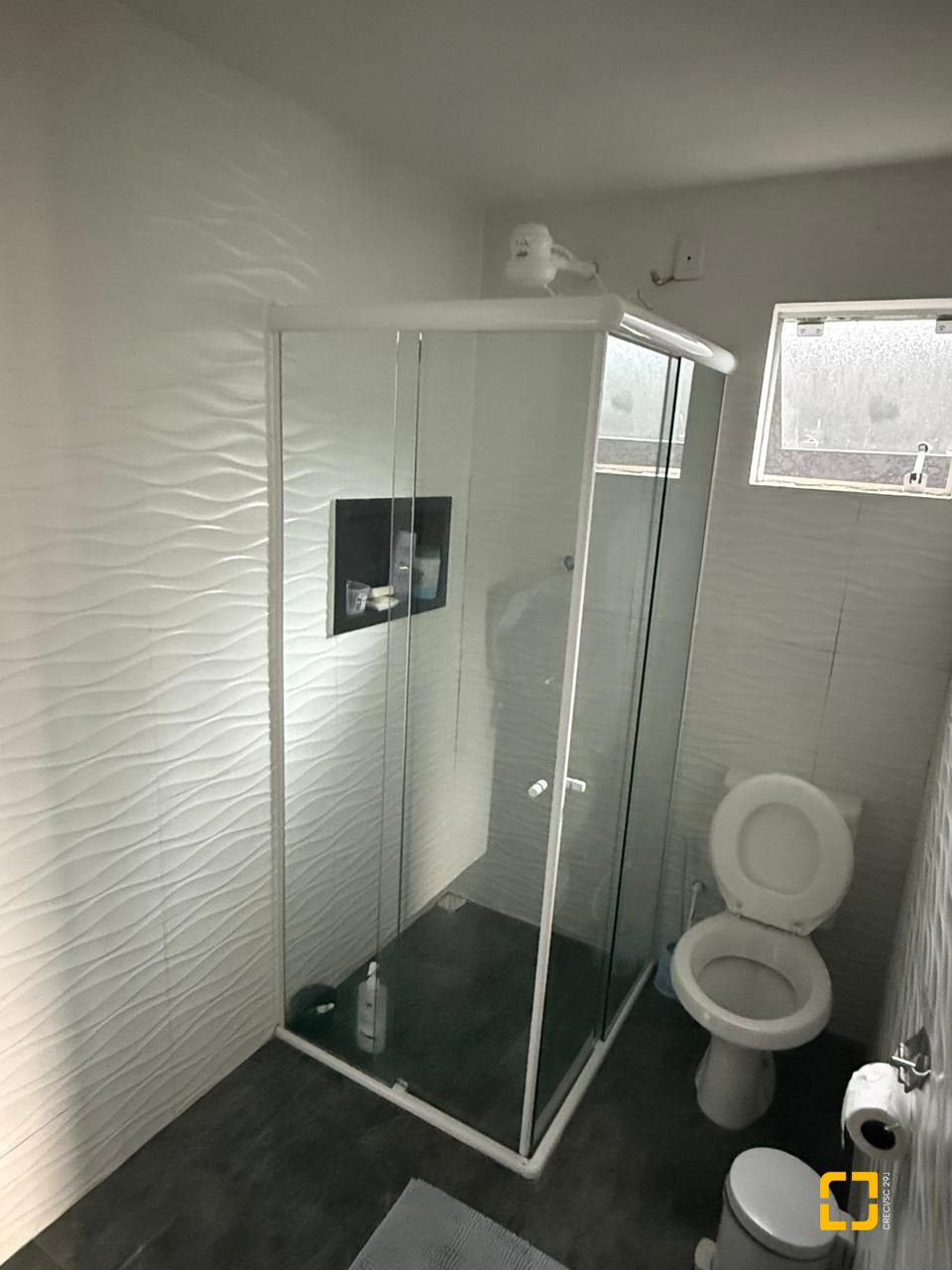 Casa com 126m², 3 quartos (sendo 1 suíte), 3 garagens, no bairro Rio Vermelho em Florianópolis