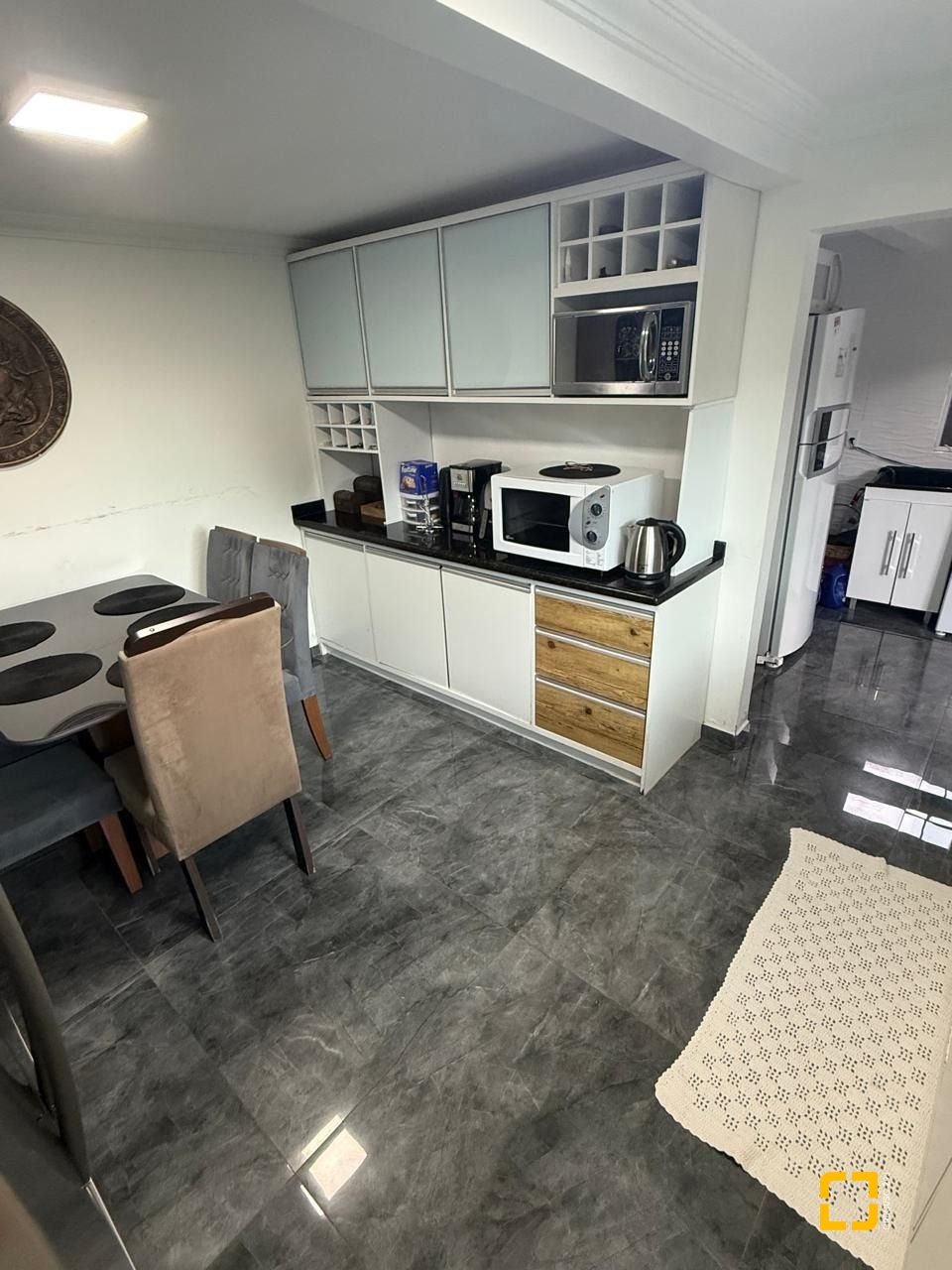 Casa com 126m², 3 quartos (sendo 1 suíte), 3 garagens, no bairro Rio Vermelho em Florianópolis