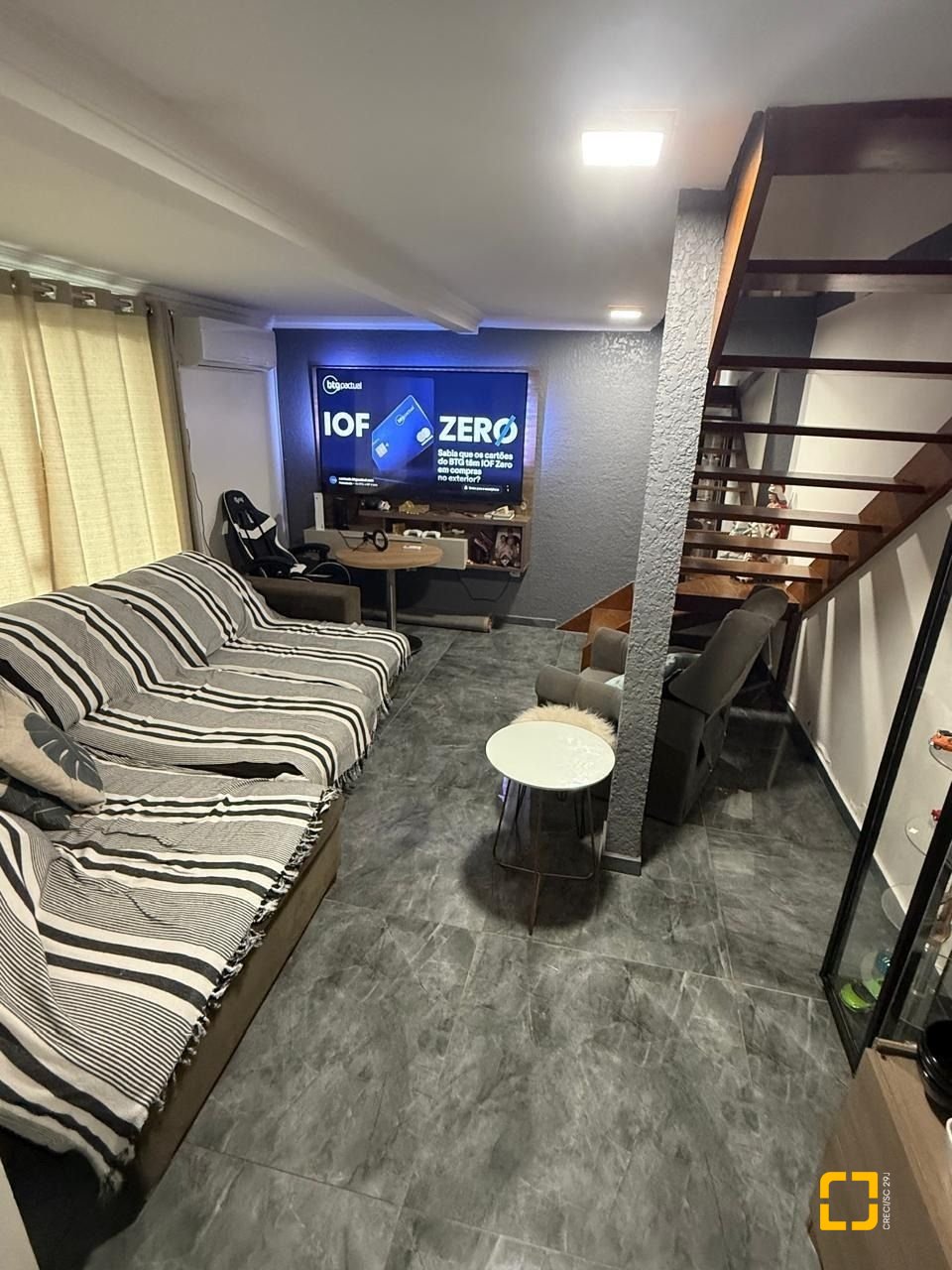 Casa com 126m², 3 quartos (sendo 1 suíte), 3 garagens, no bairro Rio Vermelho em Florianópolis