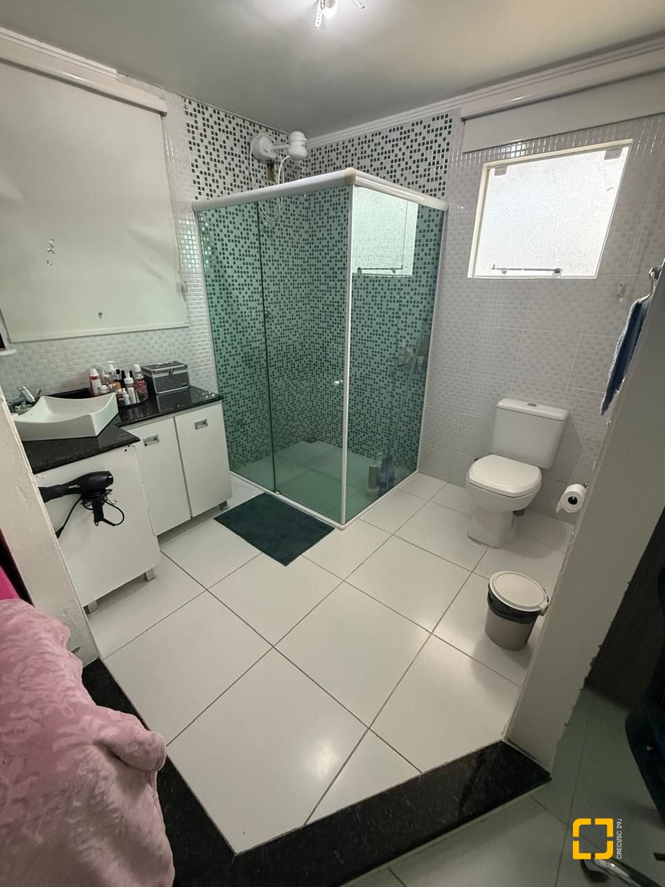Casa com 126m², 3 quartos (sendo 1 suíte), 3 garagens, no bairro Rio Vermelho em Florianópolis