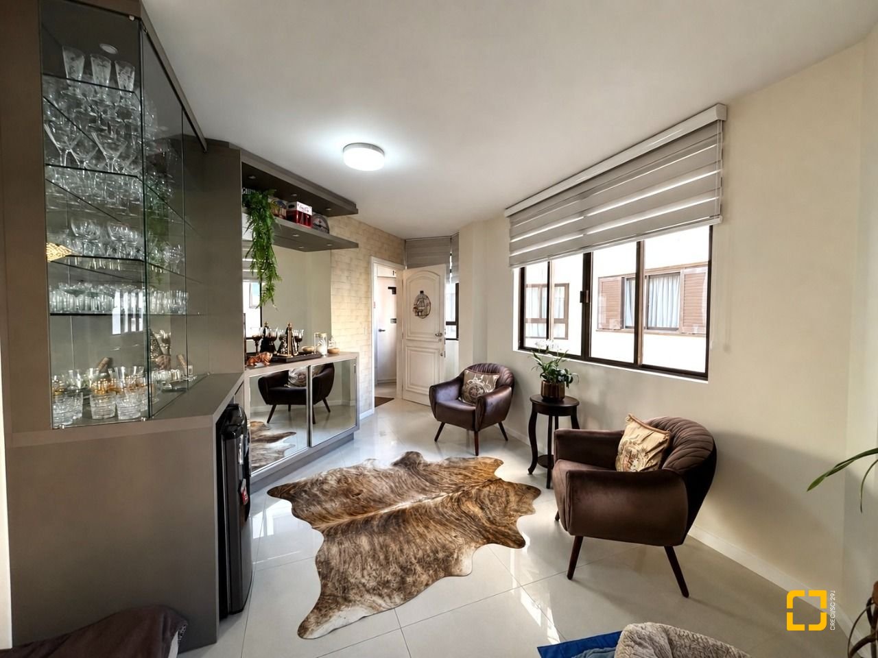 Apartamento com 128m², 4 quartos (sendo 1 suíte), 2 garagens, no bairro Centro em Florianópolis