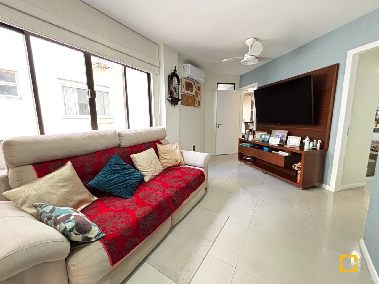 Apartamento com 128m², 4 quartos (sendo 1 suíte), 2 garagens, no bairro Centro em Florianópolis
