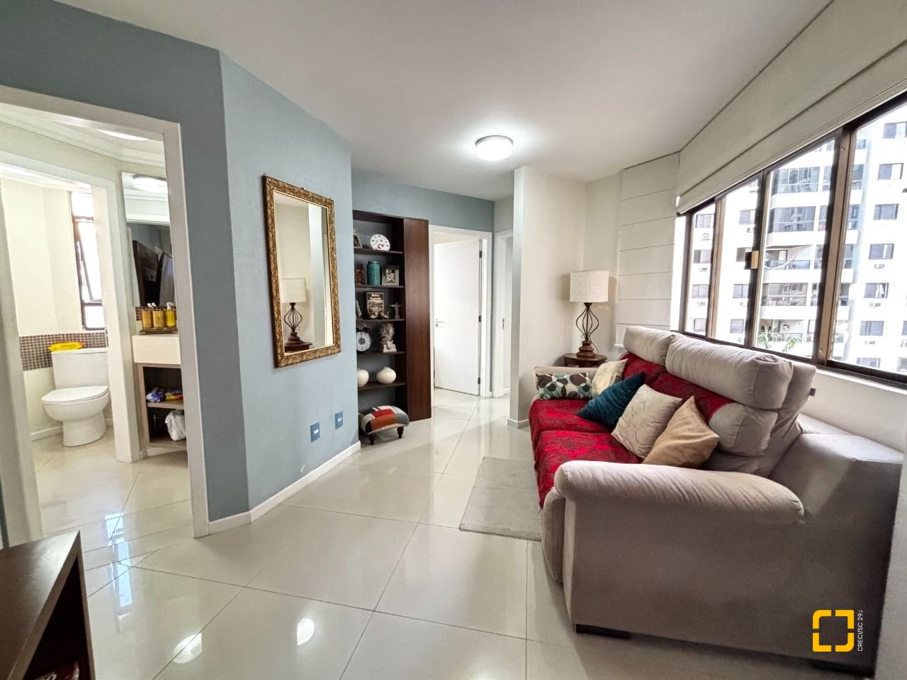Apartamento com 128m², 4 quartos (sendo 1 suíte), 2 garagens, no bairro Centro em Florianópolis
