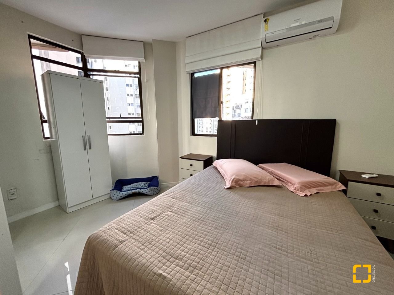 Apartamento com 128m², 4 quartos (sendo 1 suíte), 2 garagens, no bairro Centro em Florianópolis