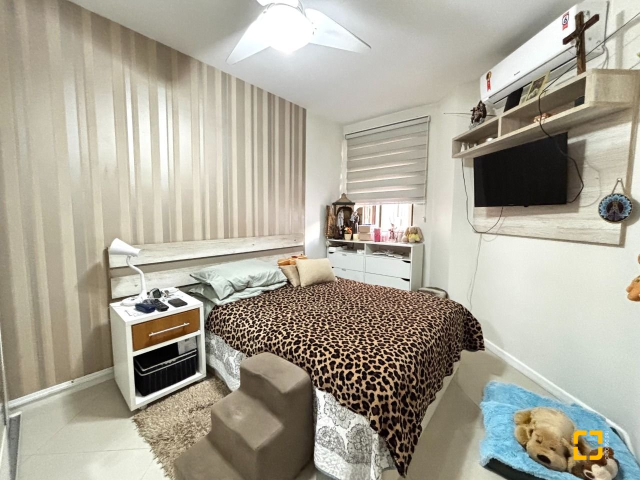 Apartamento com 128m², 4 quartos (sendo 1 suíte), 2 garagens, no bairro Centro em Florianópolis