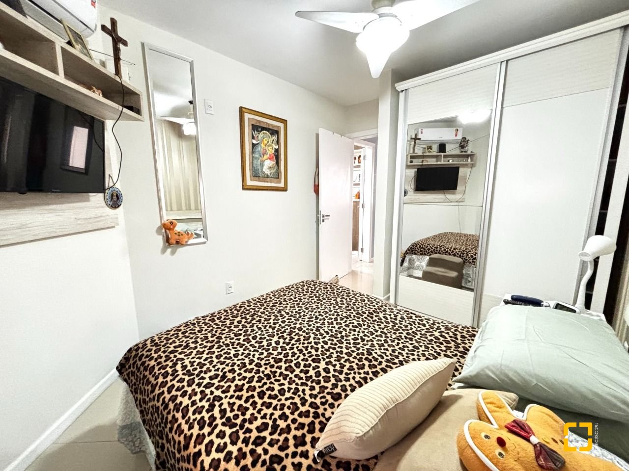 Apartamento com 128m², 4 quartos (sendo 1 suíte), 2 garagens, no bairro Centro em Florianópolis