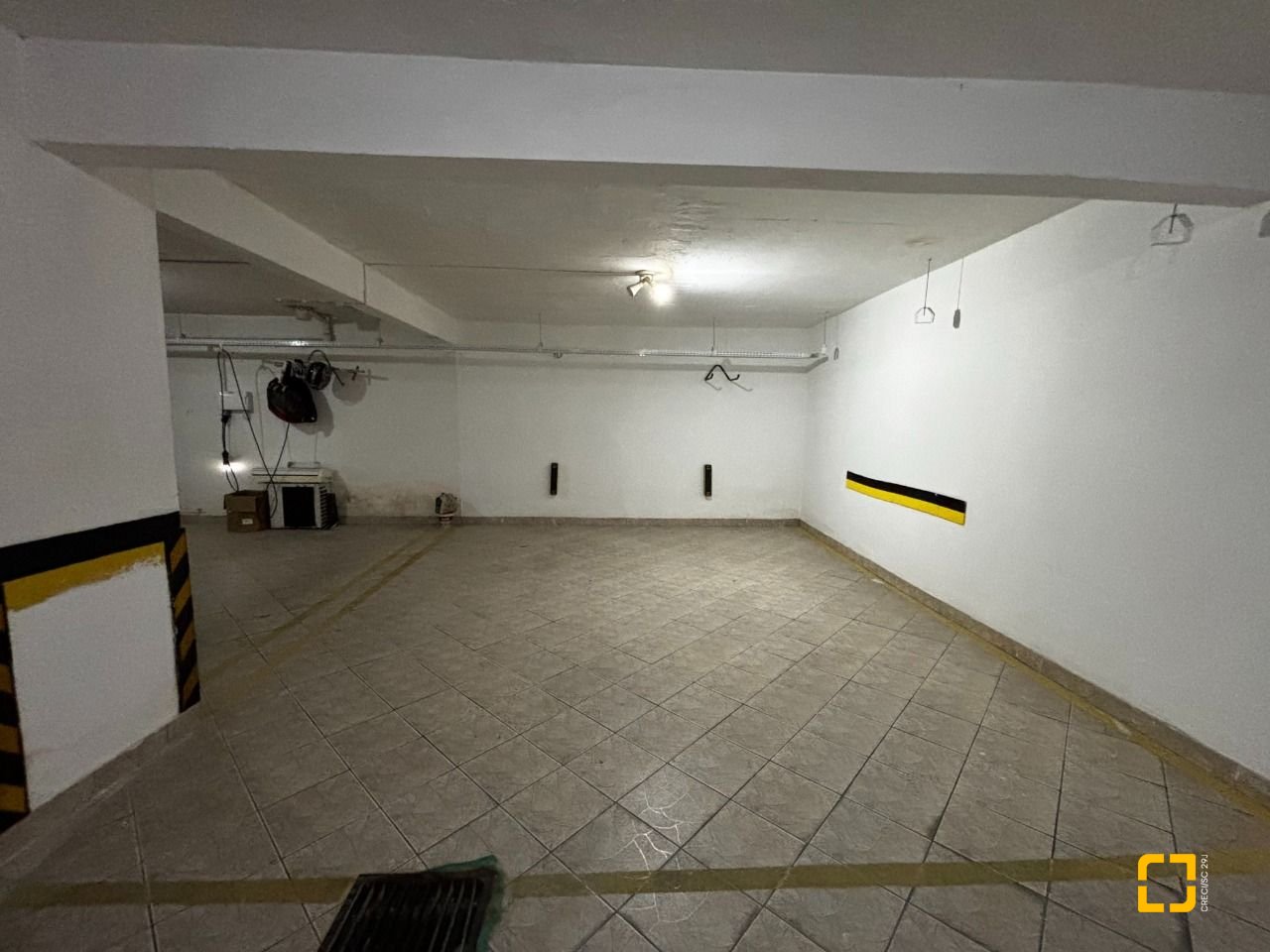 Apartamento com 128m², 4 quartos (sendo 1 suíte), 2 garagens, no bairro Centro em Florianópolis