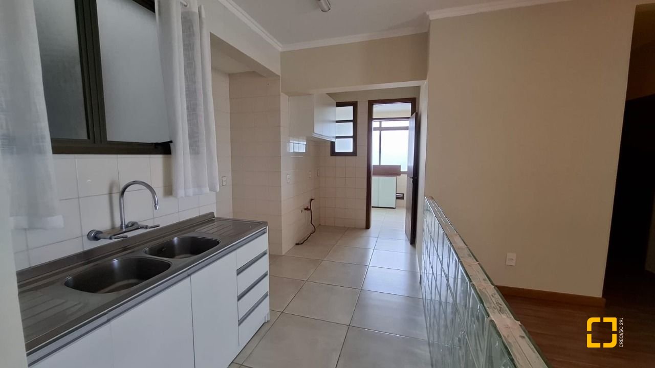 Apartamento com 85m², 3 quartos (sendo 1 suíte), 1 garagem, no bairro Canasvieiras em Florianópolis
