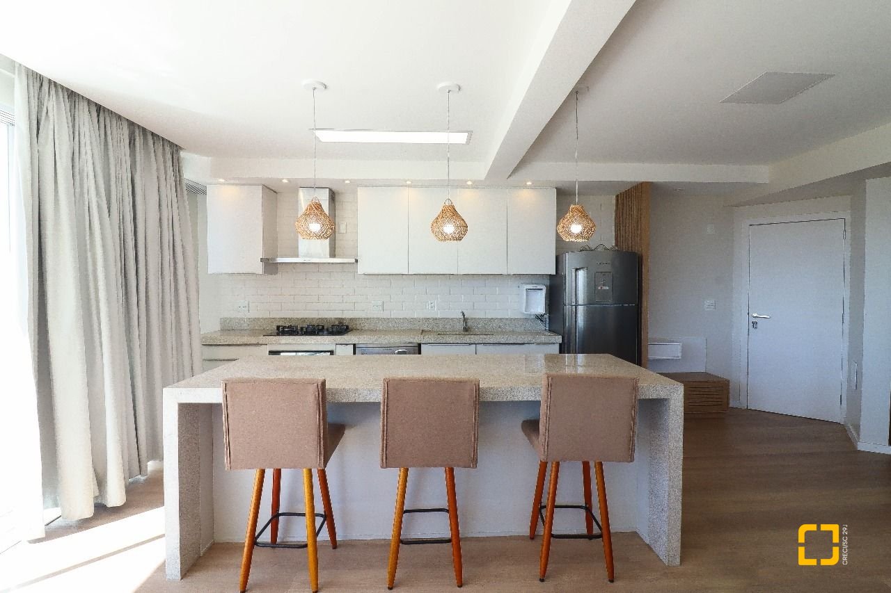 Cobertura com 165m², 6 quartos (sendo 2 suítes), 2 garagens, no bairro Ingleses em Florianópolis