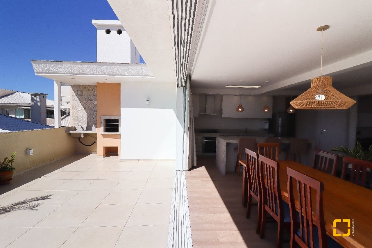 Cobertura com 165m², 6 quartos (sendo 2 suítes), 2 garagens, no bairro Ingleses em Florianópolis