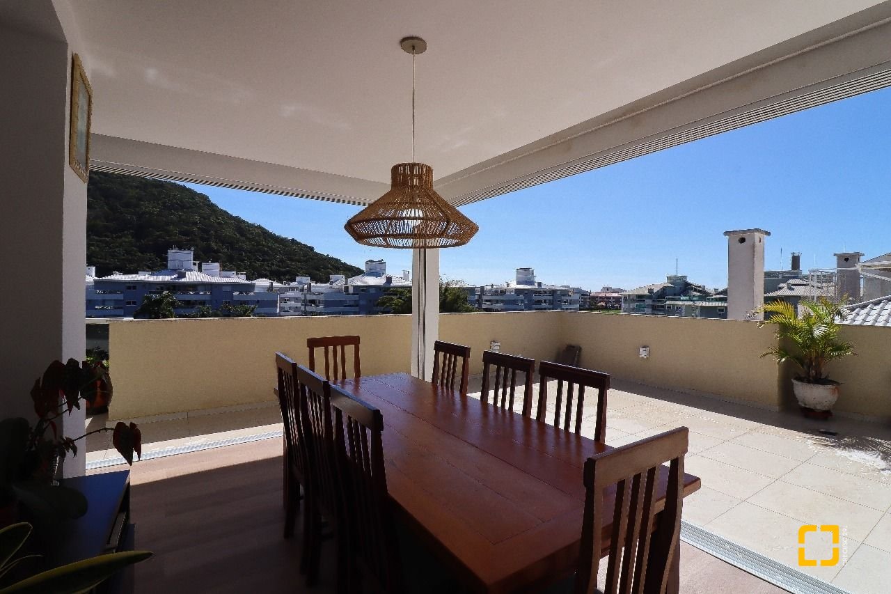 Cobertura com 165m², 6 quartos (sendo 2 suítes), 2 garagens, no bairro Ingleses em Florianópolis
