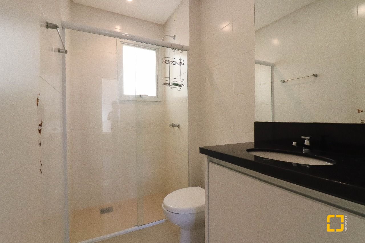Cobertura com 165m², 6 quartos (sendo 2 suítes), 2 garagens, no bairro Ingleses em Florianópolis