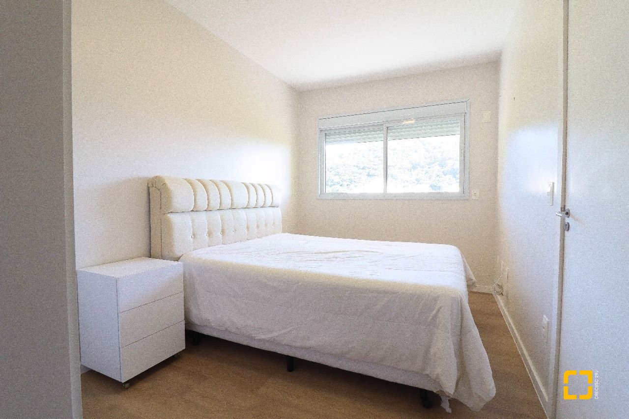 Cobertura com 165m², 6 quartos (sendo 2 suítes), 2 garagens, no bairro Ingleses em Florianópolis