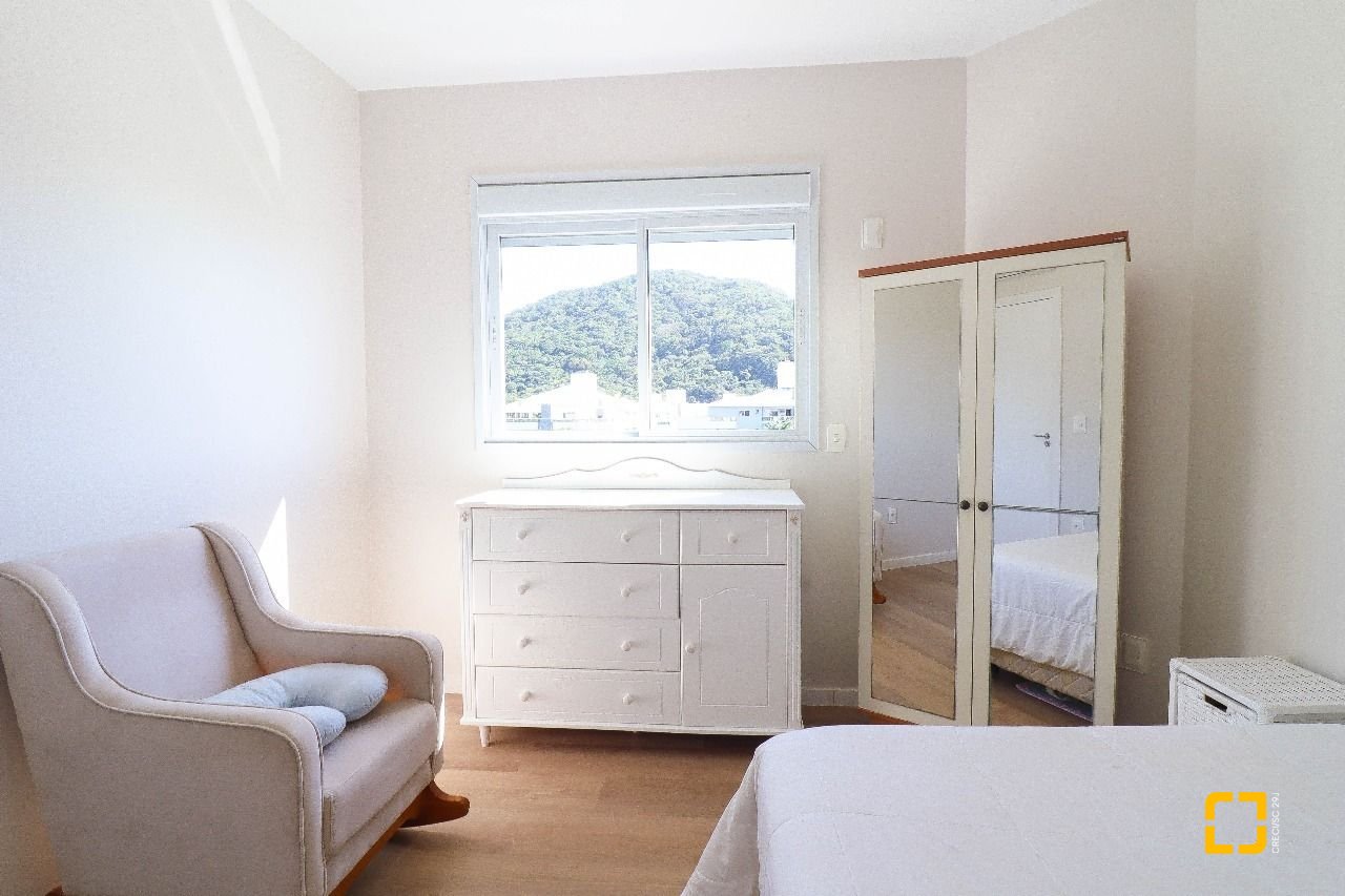 Cobertura com 165m², 6 quartos (sendo 2 suítes), 2 garagens, no bairro Ingleses em Florianópolis