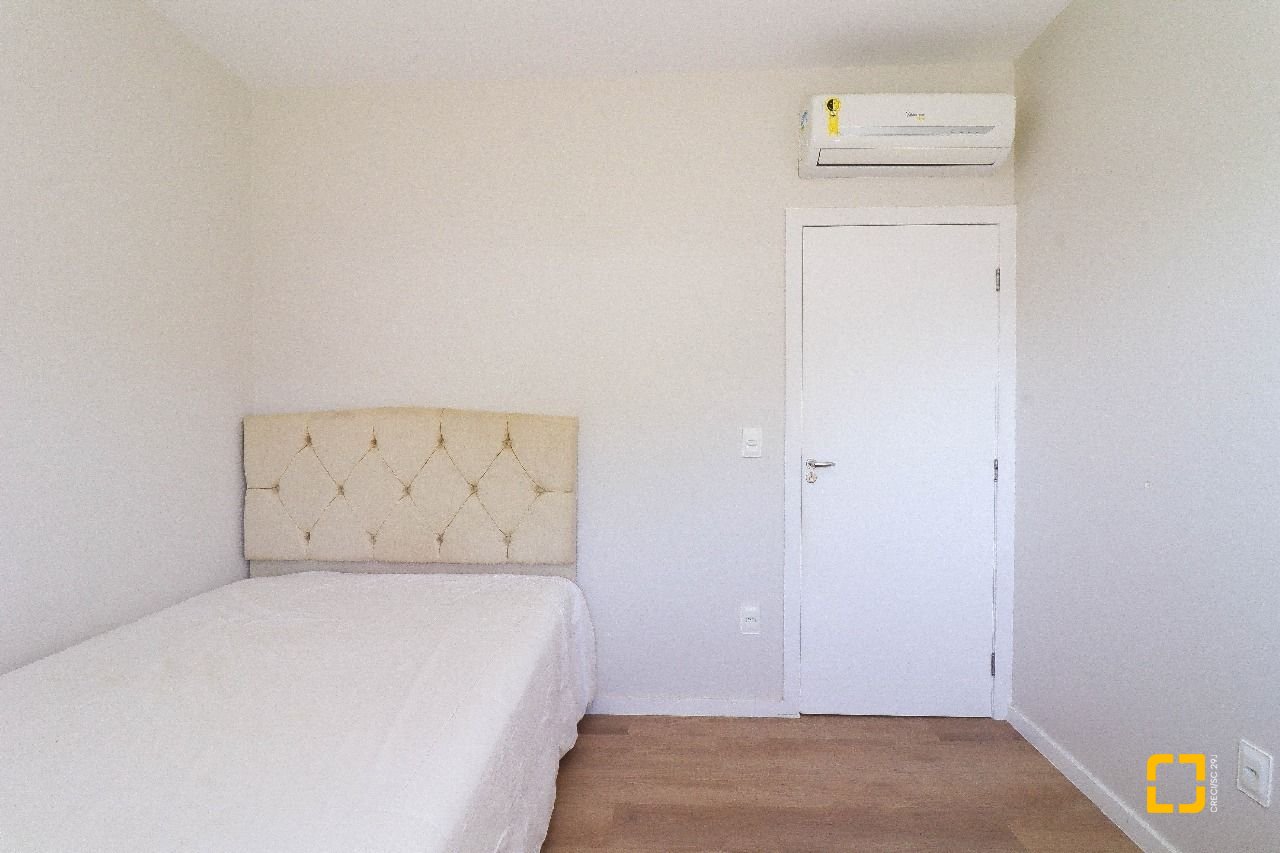 Cobertura com 165m², 6 quartos (sendo 2 suítes), 2 garagens, no bairro Ingleses em Florianópolis