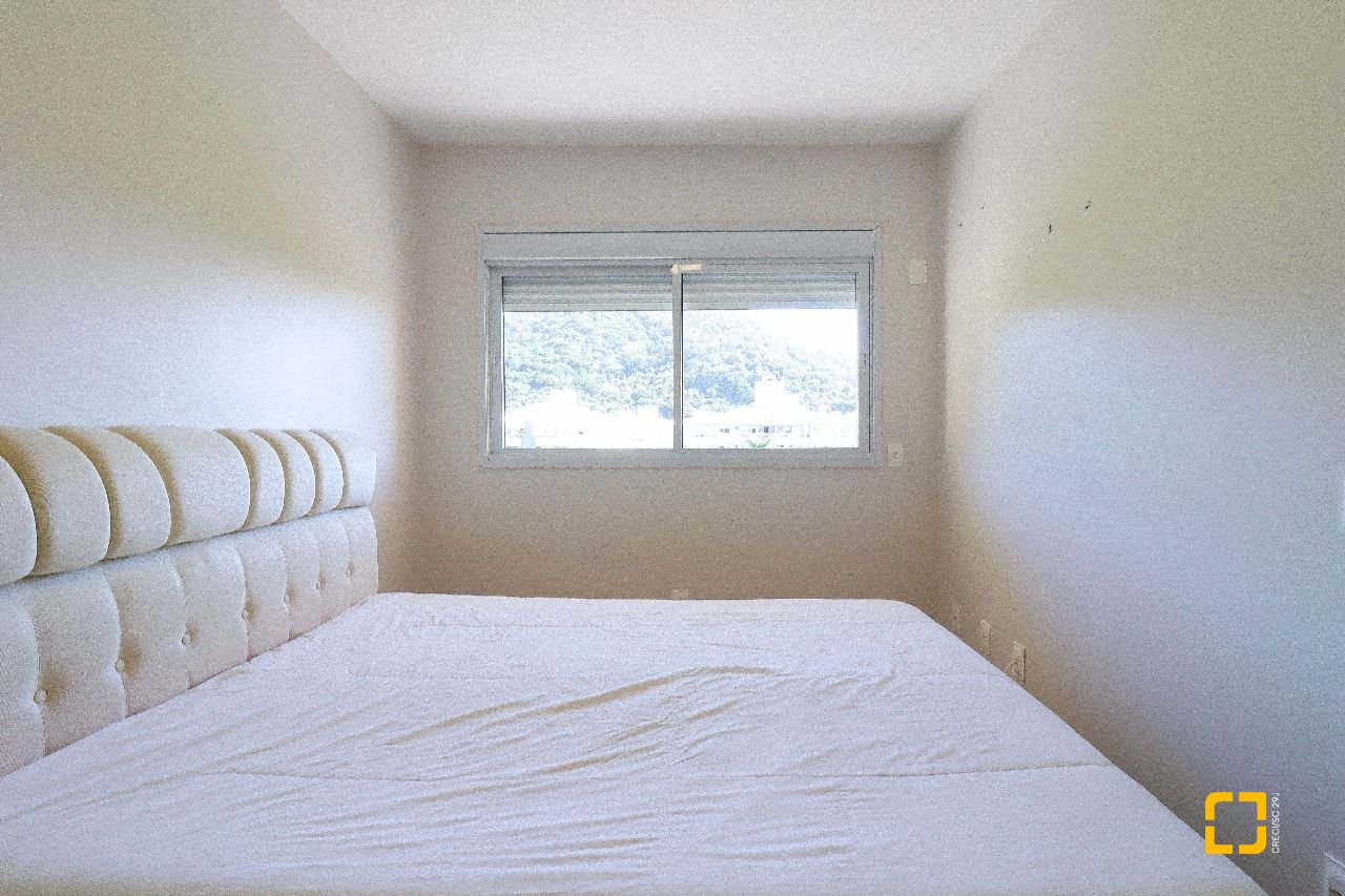 Cobertura com 165m², 6 quartos (sendo 2 suítes), 2 garagens, no bairro Ingleses em Florianópolis