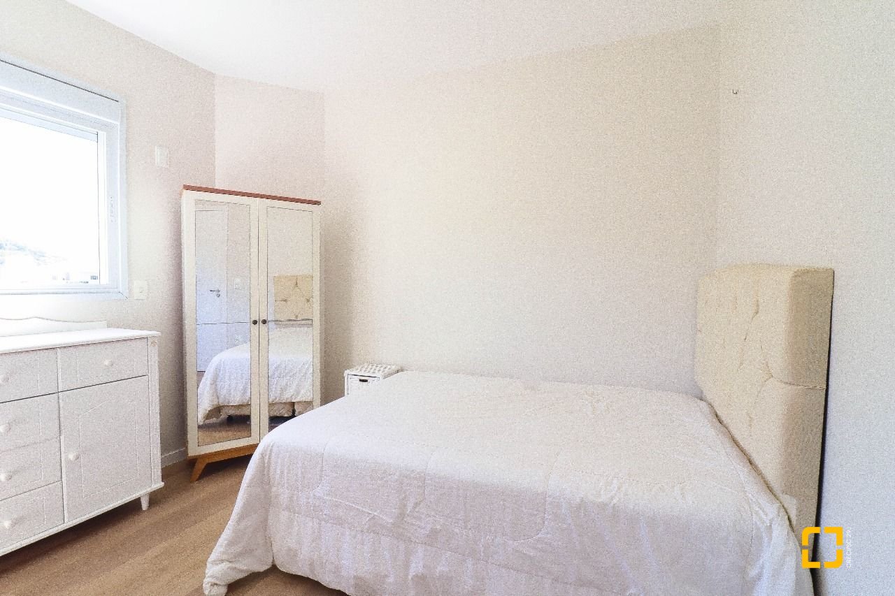Cobertura com 165m², 6 quartos (sendo 2 suítes), 2 garagens, no bairro Ingleses em Florianópolis
