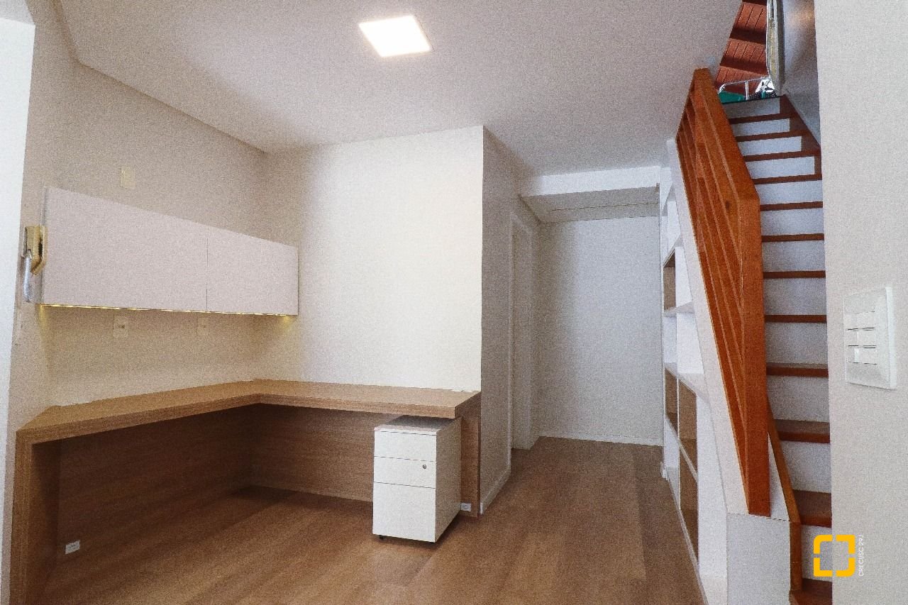 Cobertura com 165m², 6 quartos (sendo 2 suítes), 2 garagens, no bairro Ingleses em Florianópolis