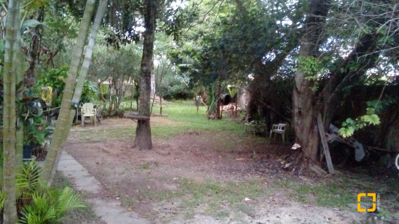 Terreno com 867m², no bairro Canasvieiras em Florianópolis