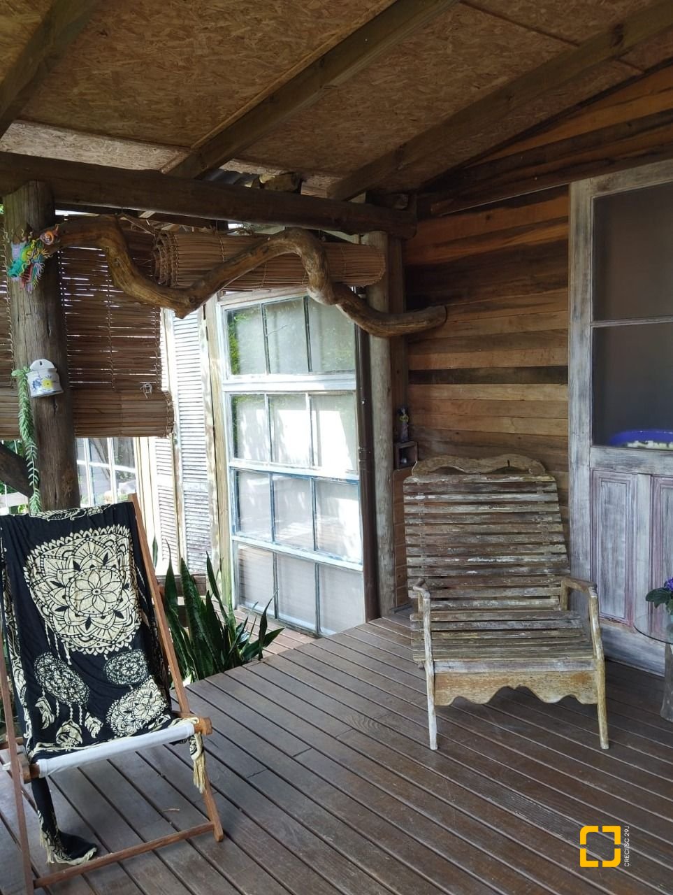 Casa com 120m², 5 quartos (sendo 2 suítes), 2 garagens, no bairro Rio Vermelho em Florianópolis
