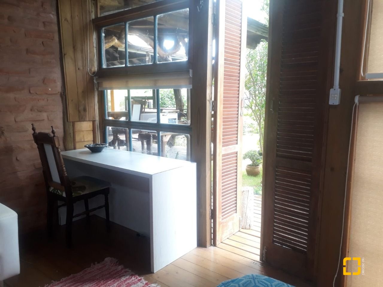 Casa com 120m², 5 quartos (sendo 2 suítes), 2 garagens, no bairro Rio Vermelho em Florianópolis