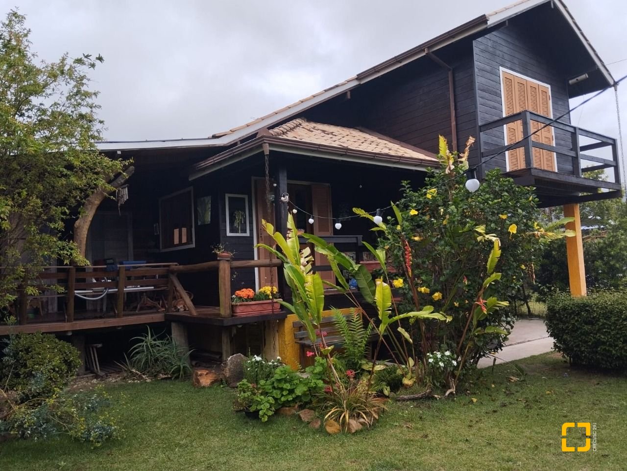 Casa com 120m², 5 quartos (sendo 2 suítes), 2 garagens, no bairro Rio Vermelho em Florianópolis