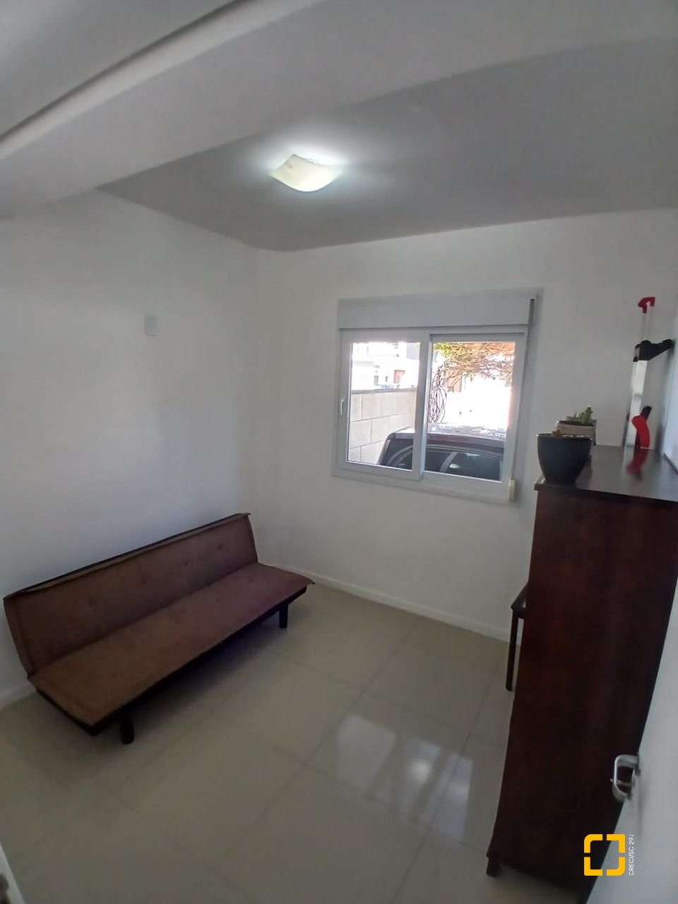Casa com 124m², 4 quartos (sendo 2 suítes), 2 garagens, no bairro Ribeirão da Ilha em Florianópolis
