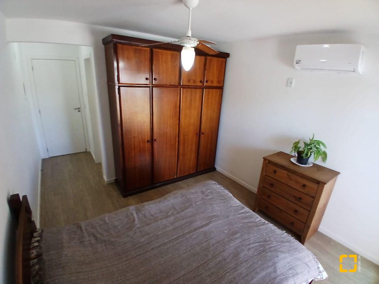 Casa com 124m², 4 quartos (sendo 2 suítes), 2 garagens, no bairro Ribeirão da Ilha em Florianópolis