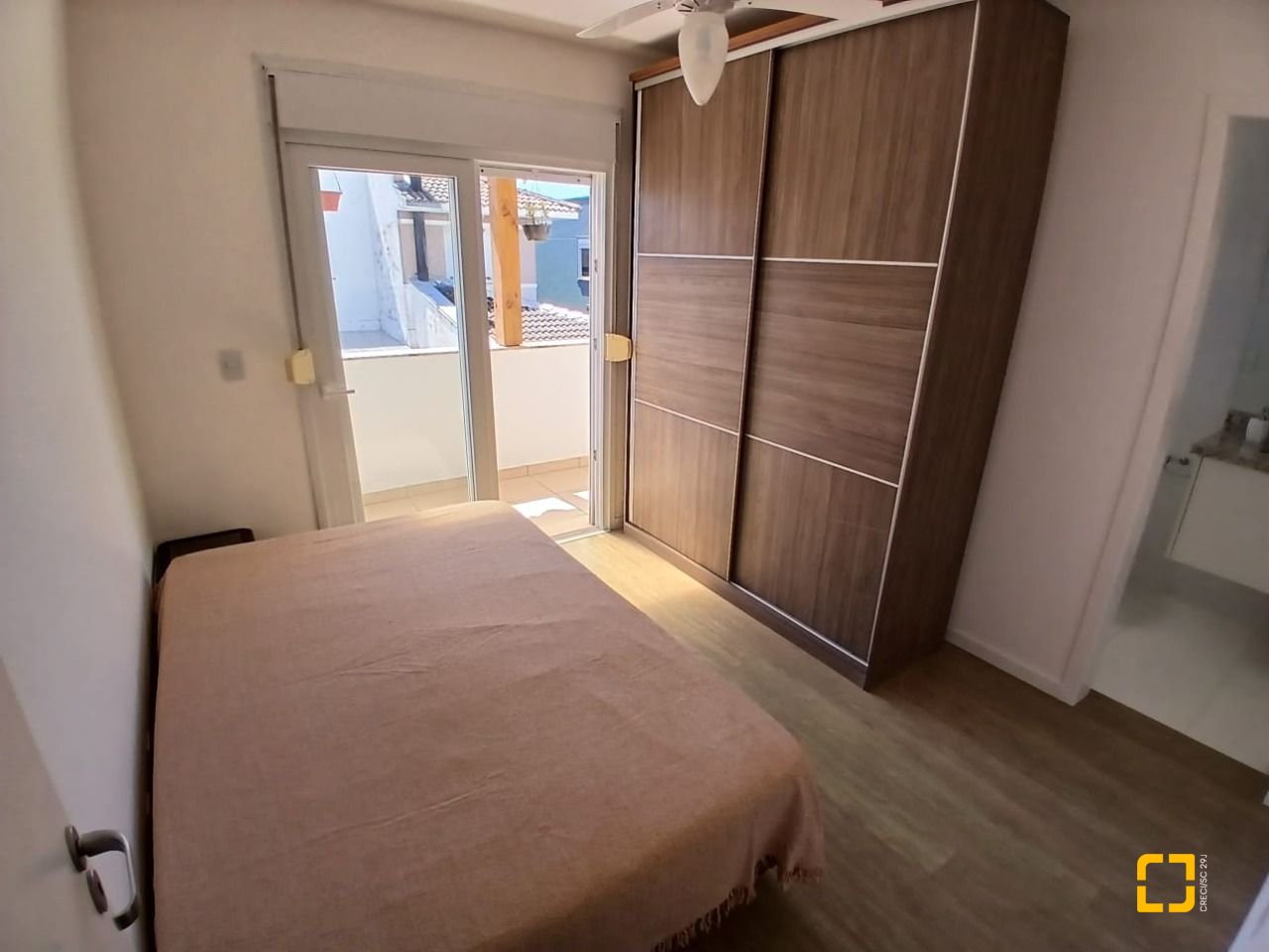 Casa com 124m², 4 quartos (sendo 2 suítes), 2 garagens, no bairro Ribeirão da Ilha em Florianópolis
