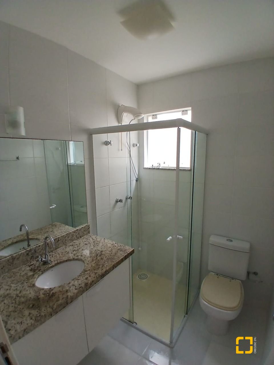 Casa com 124m², 4 quartos (sendo 2 suítes), 2 garagens, no bairro Ribeirão da Ilha em Florianópolis