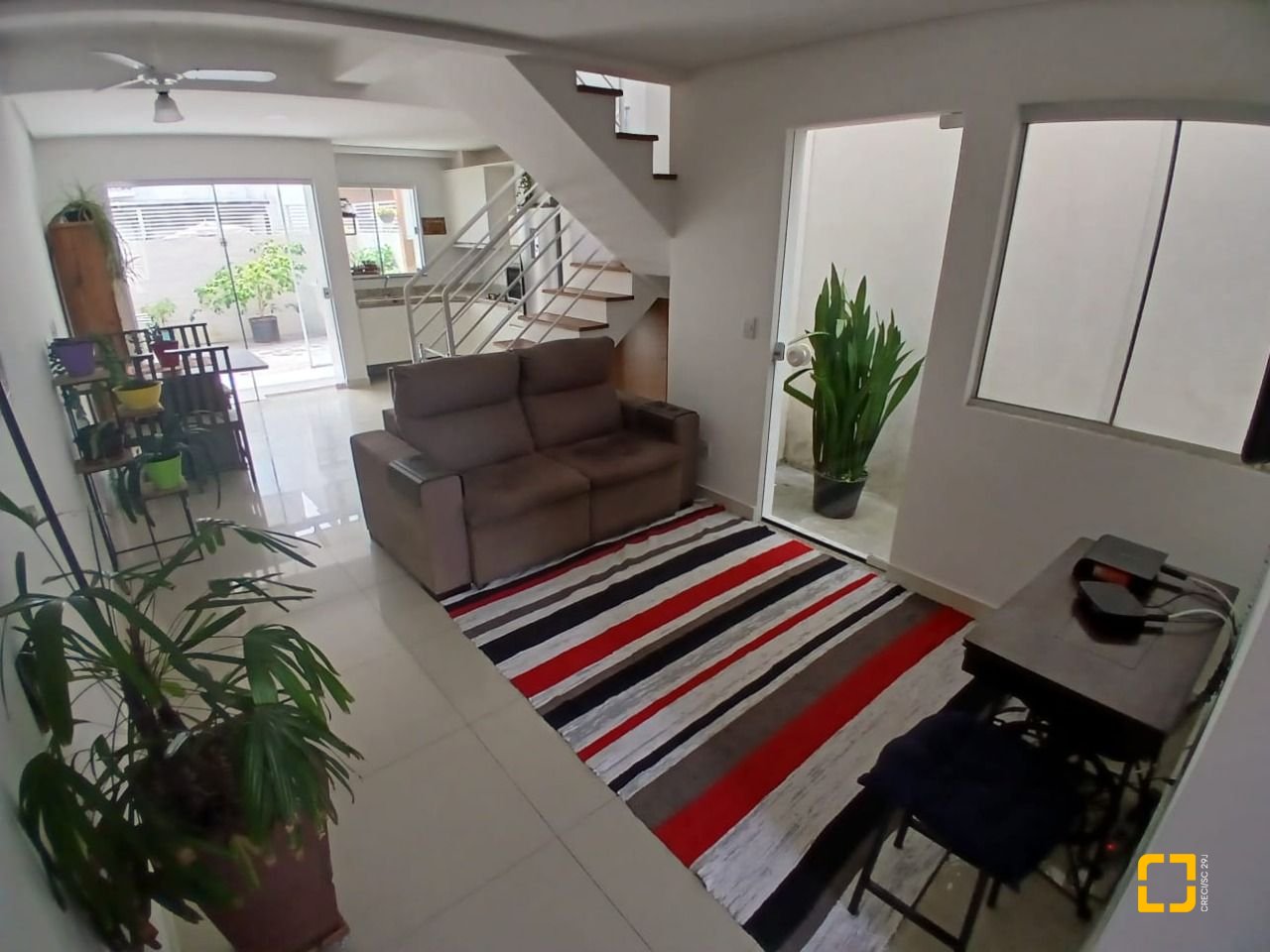 Casa com 124m², 4 quartos (sendo 2 suítes), 2 garagens, no bairro Ribeirão da Ilha em Florianópolis
