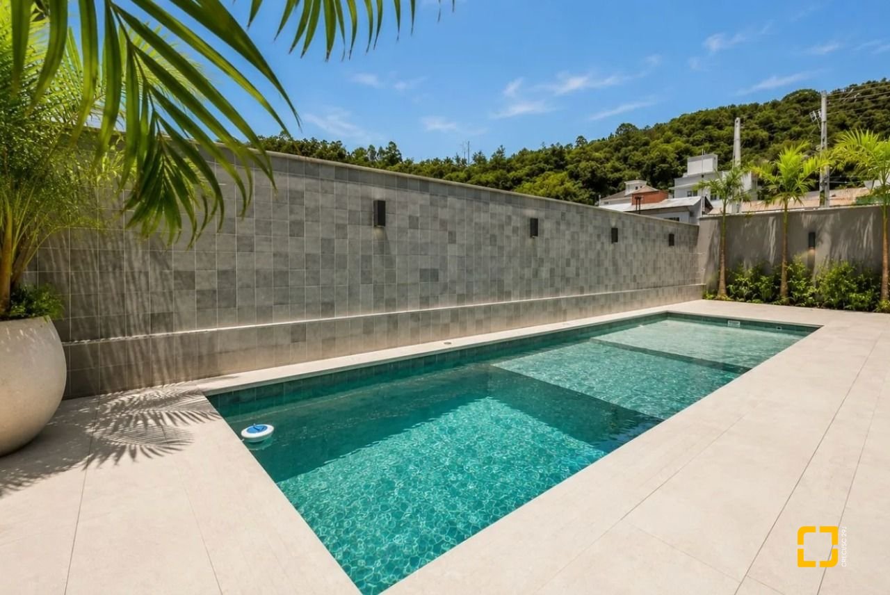 Studio com 34m², 1 quarto, 1 garagem, no bairro Canasvieiras em Florianópolis