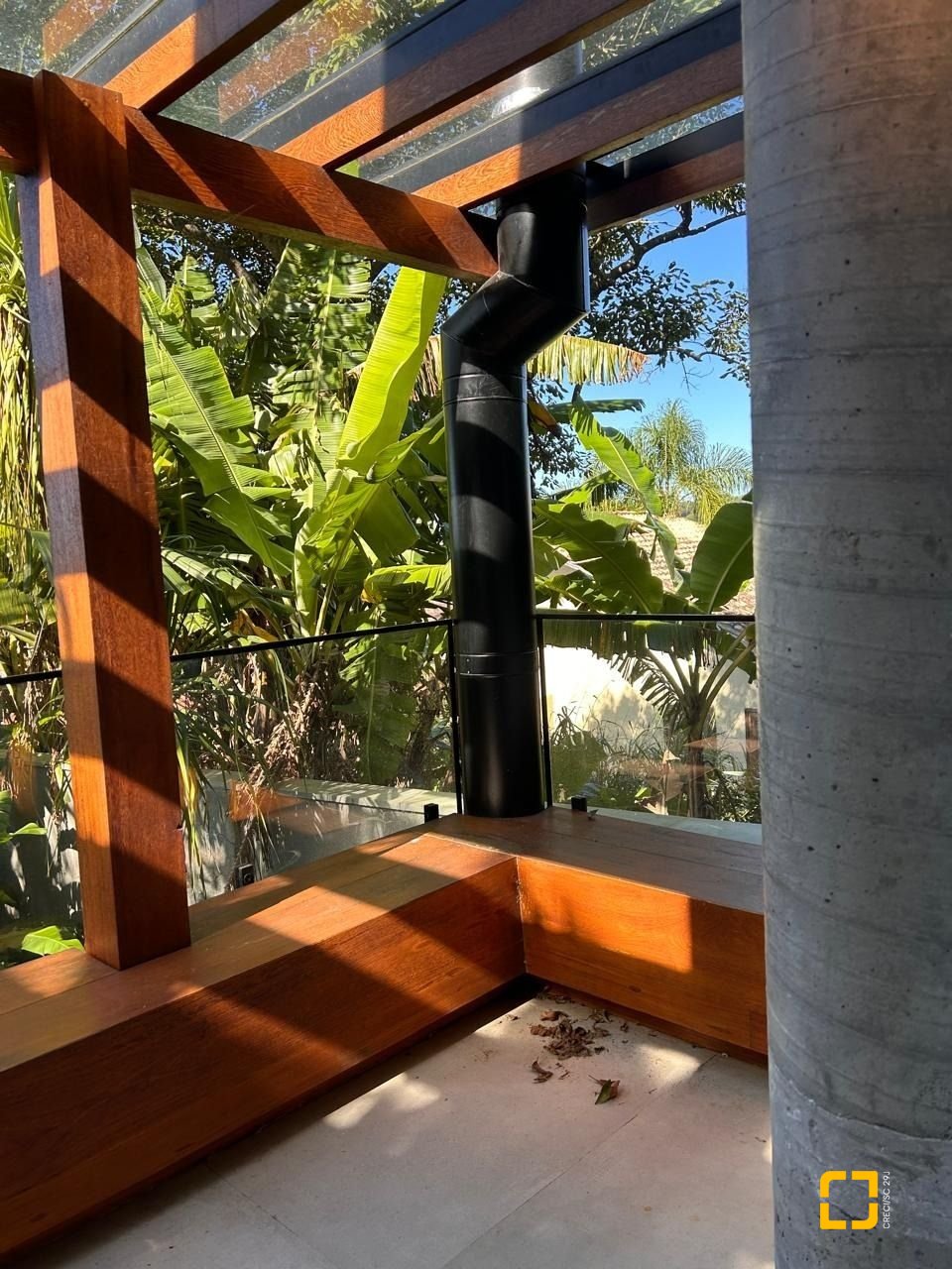 Casa com 323m², 6 quartos (sendo 3 suítes), no bairro Lagoa da Conceição em Florianópolis