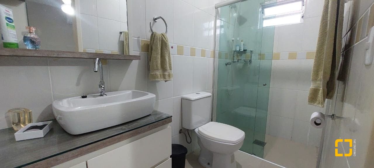 Casa com 110m², 4 quartos (sendo 1 suíte), 1 garagem, no bairro Rio Tavares em Florianópolis