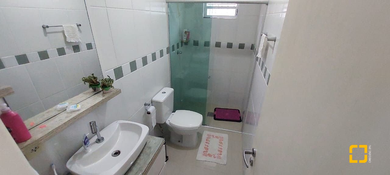 Casa com 110m², 4 quartos (sendo 1 suíte), 1 garagem, no bairro Rio Tavares em Florianópolis