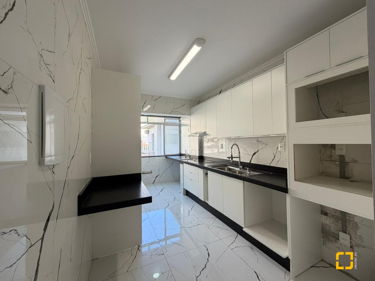 Apartamento com 92m², 3 quartos (sendo 1 suíte), 1 garagem, no bairro Estreito em Florianópolis