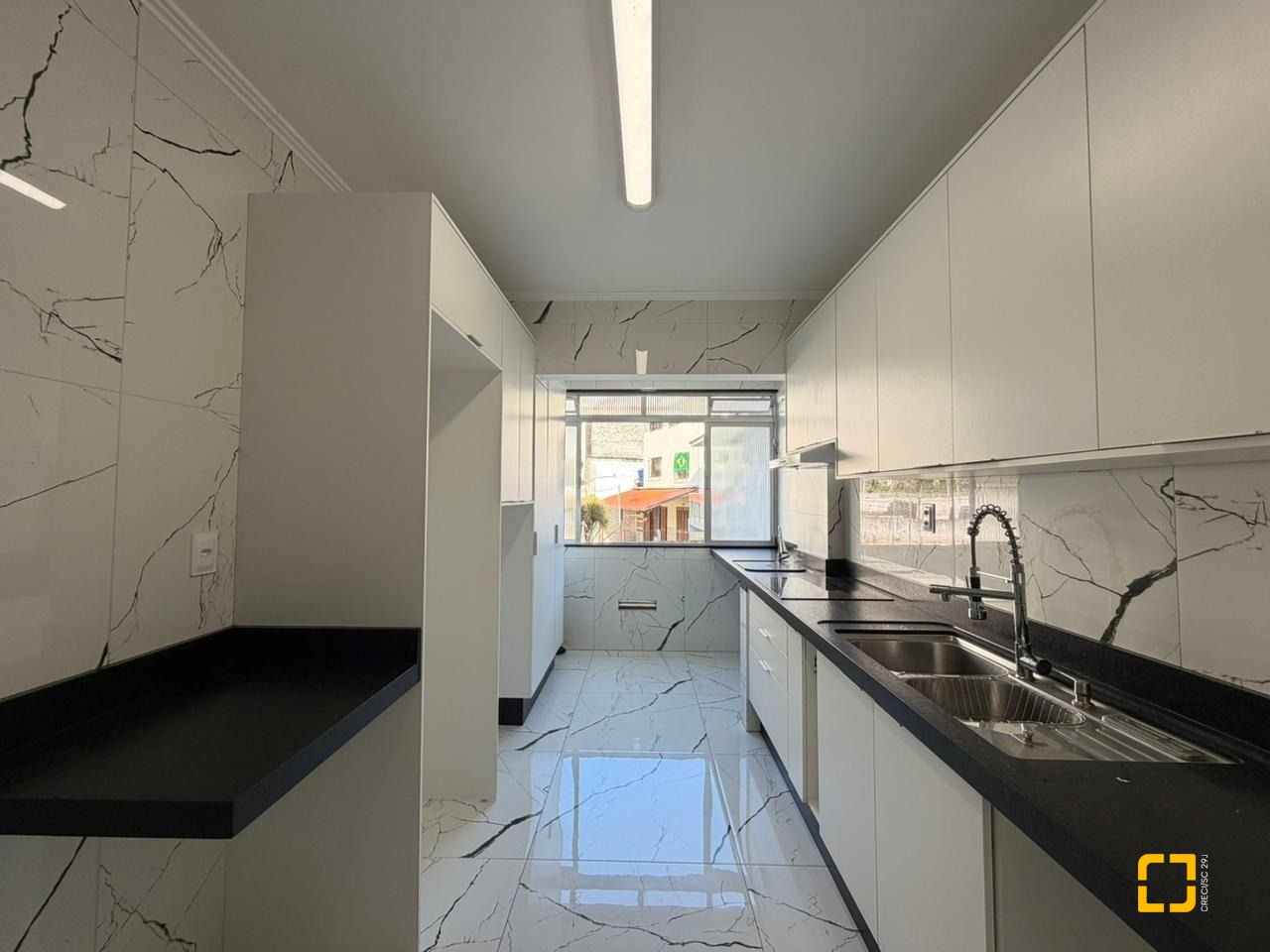 Apartamento com 92m², 3 quartos (sendo 1 suíte), 1 garagem, no bairro Estreito em Florianópolis
