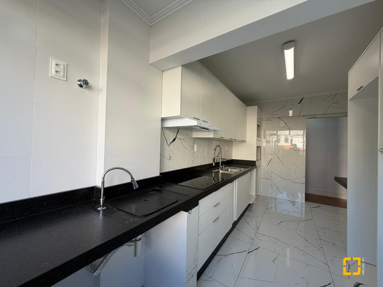 Apartamento com 92m², 3 quartos (sendo 1 suíte), 1 garagem, no bairro Estreito em Florianópolis