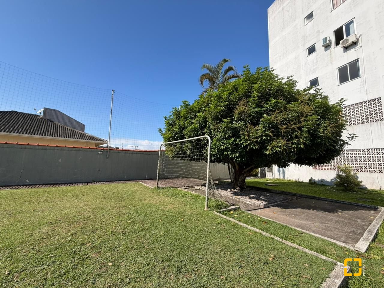 Apartamento com 92m², 3 quartos (sendo 1 suíte), 1 garagem, no bairro Estreito em Florianópolis