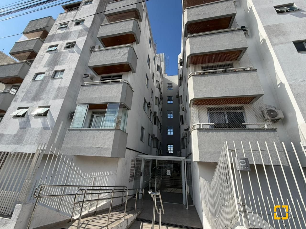 Apartamento com 92m², 3 quartos (sendo 1 suíte), 1 garagem, no bairro Estreito em Florianópolis