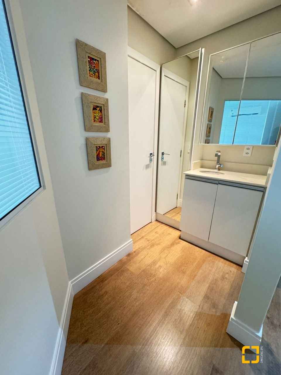 Sala com 35m², 22 garagens, no bairro Centro em Florianópolis