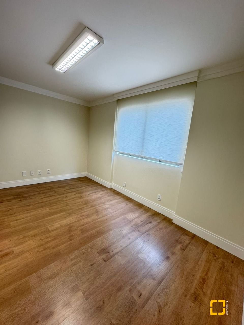 Sala com 35m², 22 garagens, no bairro Centro em Florianópolis