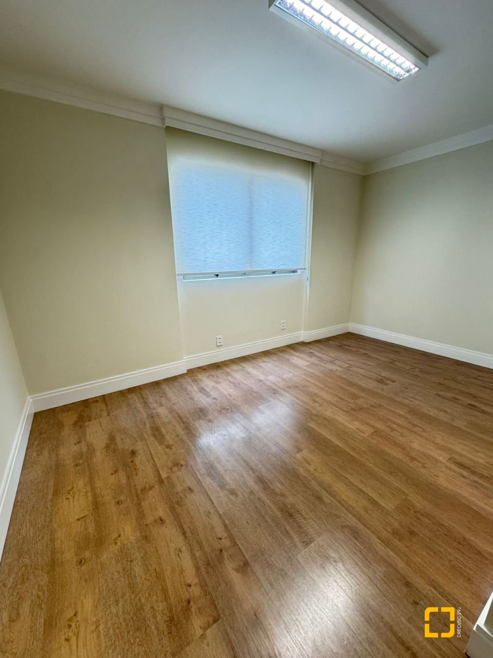 Sala com 35m², 22 garagens, no bairro Centro em Florianópolis