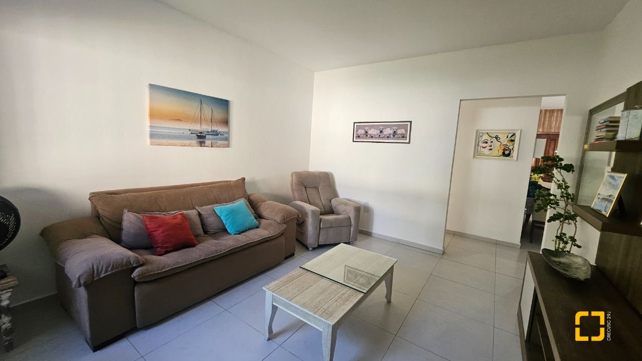 Casa com 118m², 3 quartos, 2 garagens, no bairro Ingleses do Rio Vermelho em Florianópolis