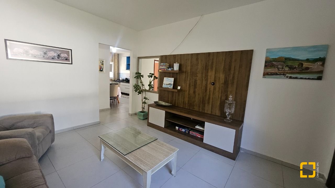 Casa com 118m², 3 quartos, 2 garagens, no bairro Ingleses do Rio Vermelho em Florianópolis