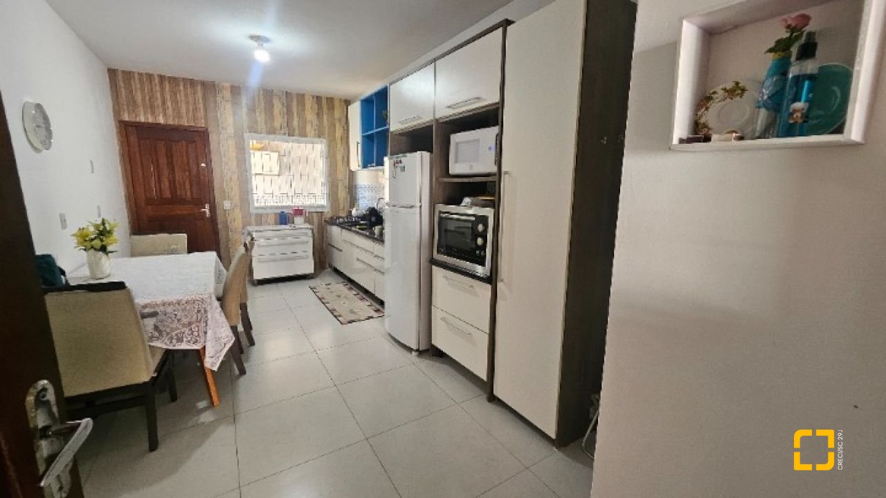 Casa com 118m², 3 quartos, 2 garagens, no bairro Ingleses do Rio Vermelho em Florianópolis
