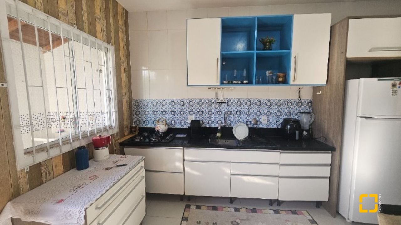 Casa com 118m², 3 quartos, 2 garagens, no bairro Ingleses do Rio Vermelho em Florianópolis