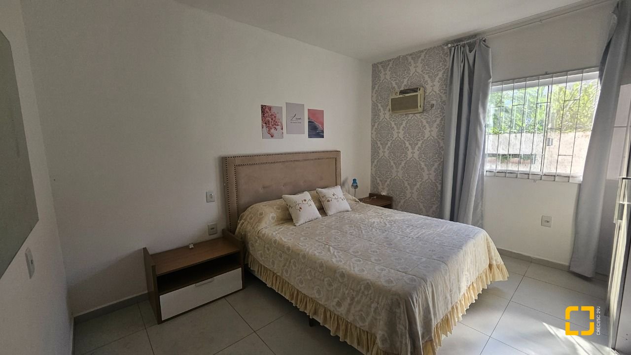 Casa com 118m², 3 quartos, 2 garagens, no bairro Ingleses do Rio Vermelho em Florianópolis