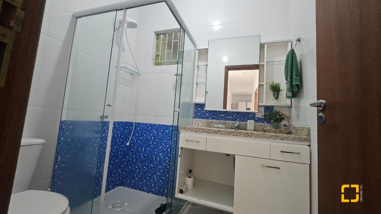 Casa com 118m², 3 quartos, 2 garagens, no bairro Ingleses do Rio Vermelho em Florianópolis