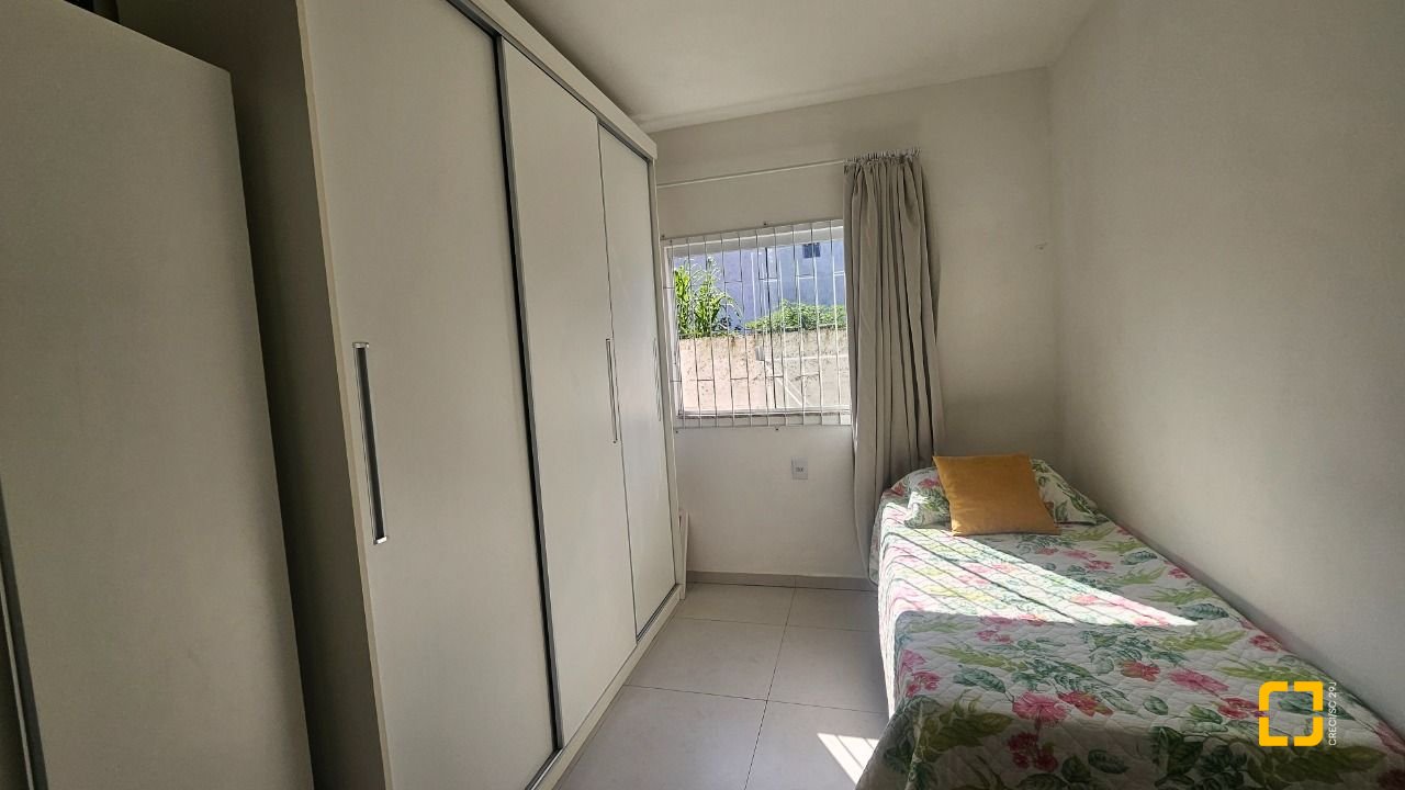 Casa com 118m², 3 quartos, 2 garagens, no bairro Ingleses do Rio Vermelho em Florianópolis